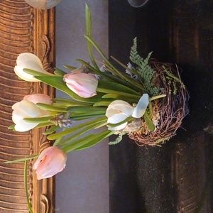 Pottery Barn Spring/Easter tulip arrangement